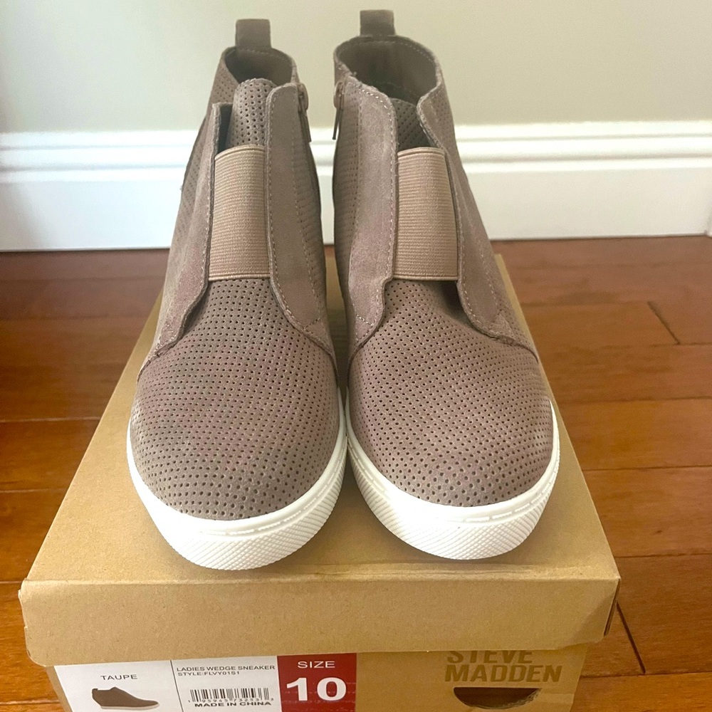 Steve Madden sneaker platforms **brand new**